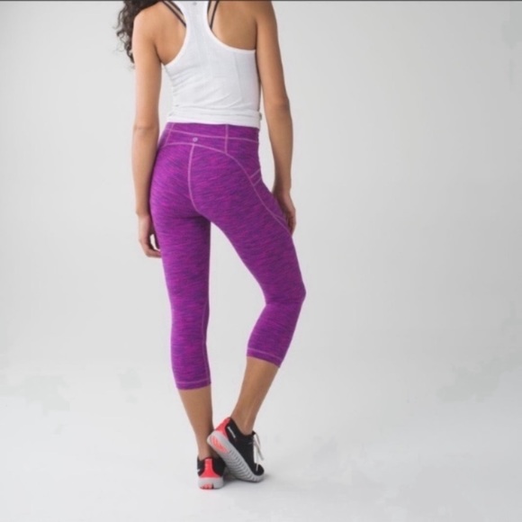 lululemon athletica Pants - Lululemon Free Flow Crop Leggings